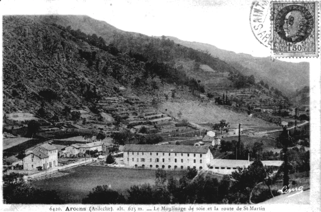 Le moulinage vers 1930. Carte postale